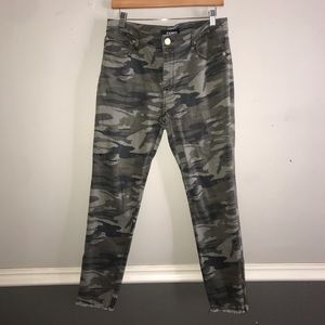 EXPRESS 💚 CAMO JEANS